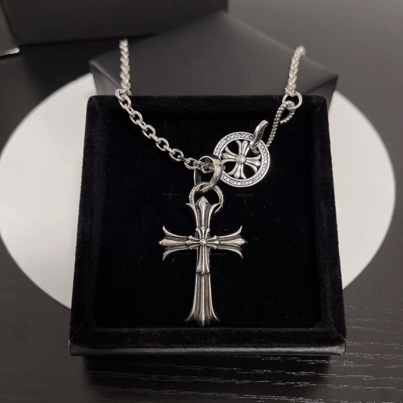 Ch**me He**ts necklaces